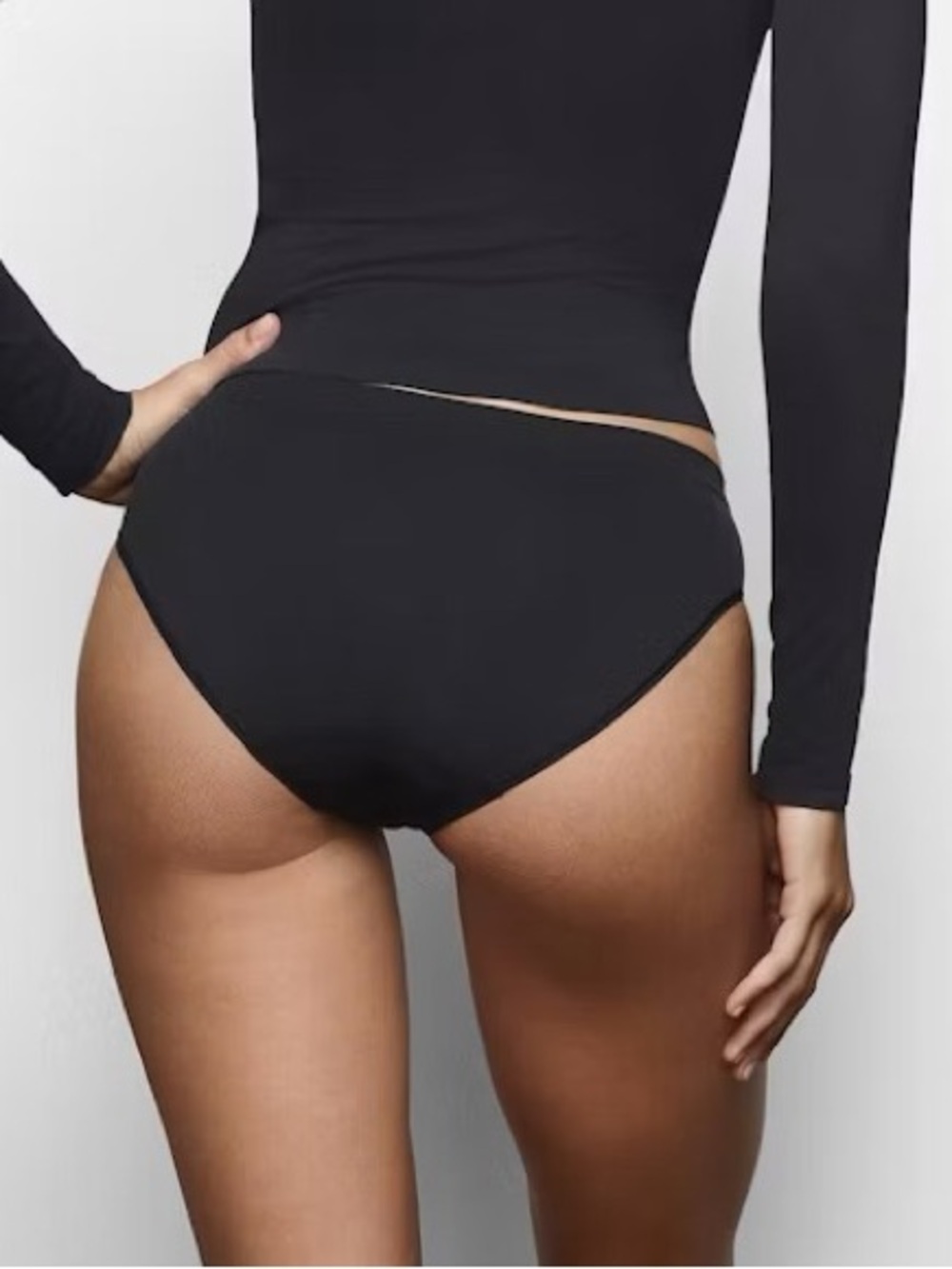 🖤 SKIMS Soft Smoothing Seamless Bikini Brief | Eclipse | Size M | NWT 🏷️